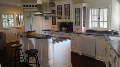 5887 Arboretum Dr, Unit Executive Carriage House in Los Altos, CA - Building Photo - Building Photo