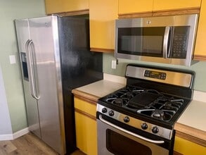 804 Spindrift Ln in Carlsbad, CA - Building Photo - Building Photo