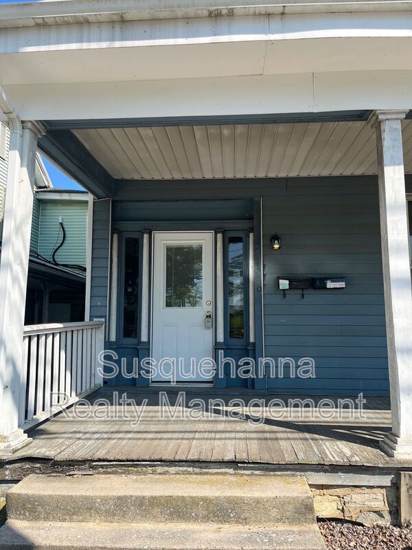 175 E Derry Rd in Hershey, PA - Foto de edificio - Building Photo