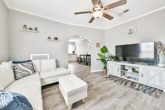 2727 Avenue K in Galveston, TX - Foto de edificio - Building Photo