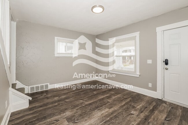 4907 Gifford Ave in Cleveland, OH - Foto de edificio - Building Photo