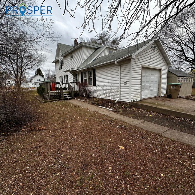 647 Woodward Ave-Unit -WO647.5 in Chippewa Falls, WI - Building Photo - Building Photo