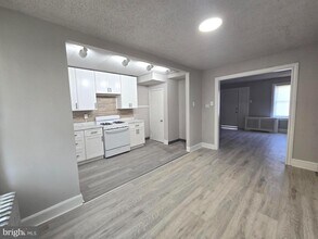 2642 S 67th St in Philadelphia, PA - Building Photo - Building Photo