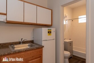 3959 W Irving Park Rd, Unit J05W in Chicago, IL - Building Photo - Building Photo