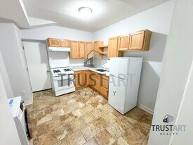 2515 N Natrona St in Philadelphia, PA - Building Photo