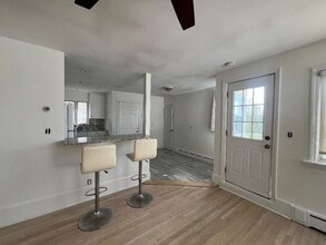 411 W Park Ave, Unit Upper in Long Beach, NY - Building Photo - Building Photo