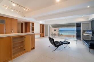 2979 Kalakaua Ave in Honolulu, HI - Building Photo - Building Photo