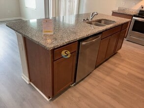 9243 Western Way in Jacksonville, FL - Building Photo - Building Photo