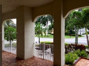4407 Laurel Ridge Cir in Weston, FL - Building Photo - Building Photo