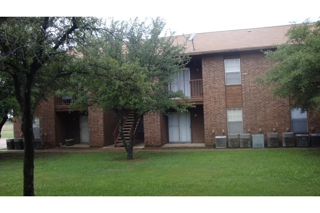 Country Villa Apartments in Eastland, TX - Foto de edificio - Building Photo