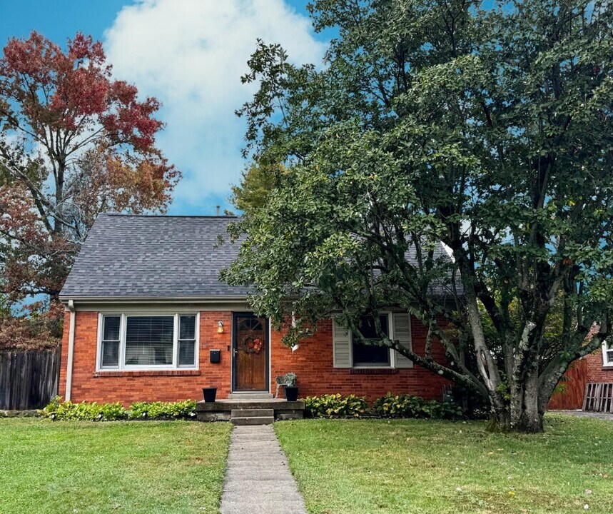 1633 Lindy Ln in Lexington, KY - Building Photo