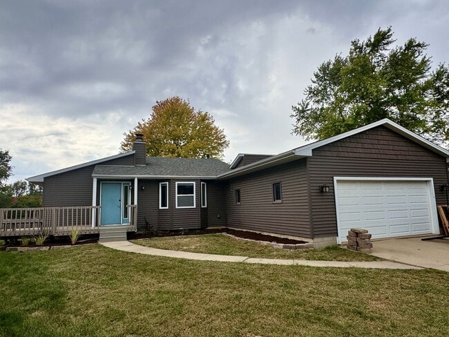 property at 1019 Primrose Ln