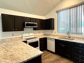 11410 N 74th Dr in Peoria, AZ - Building Photo - Building Photo