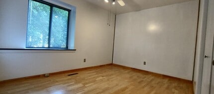 5275 Country Club Rd in Winston-Salem, NC - Building Photo - Building Photo