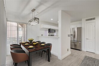 2120 Sealion Dr, Unit 105 in Las Vegas, NV - Building Photo - Building Photo
