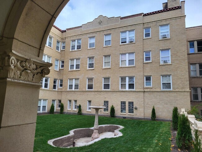 Wolcott Terrace in Chicago, IL - Foto de edificio - Building Photo