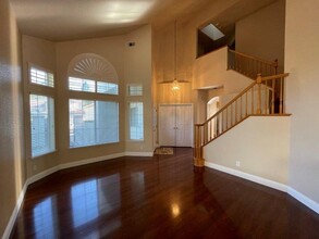 6014 Field Brook Ct in Elk Grove, CA - Building Photo - Building Photo