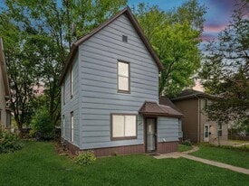 3020 Queen Ave N in Minneapolis, MN - Building Photo