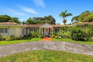 3300 Segovia St in Coral Gables, FL - Building Photo