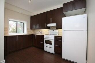 7 Harvard Ave in Toronto, ON - Building Photo - Building Photo