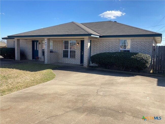 property at 1401 Windward Dr