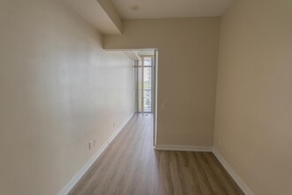 105-105 The Queensway in Toronto, ON - Building Photo - Building Photo