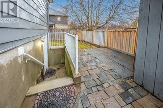 545 Hill St E in Fergus, ON - Building Photo - Building Photo