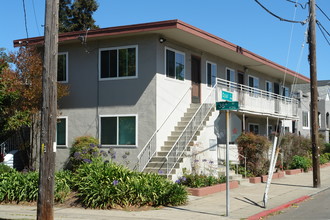 3811 Opal St in Oakland, CA - Building Photo - Building Photo