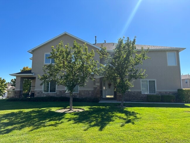 7173 S Kristilyn Ln in West Jordan, UT - Building Photo - Building Photo
