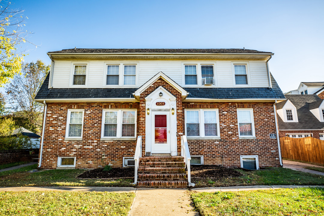 1003 Kenmore Ave in Fredericksburg, VA - Building Photo