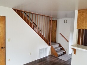 172-190 Racetrack St in Auburn, CA - Building Photo - Building Photo