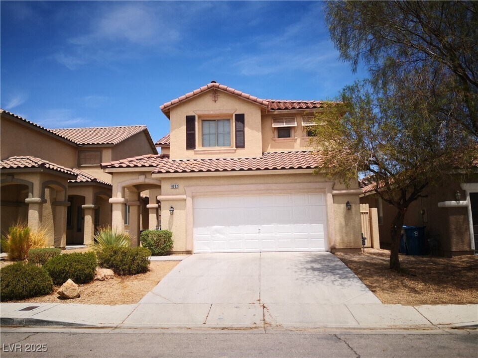 8032 Villa Avada Ct in Las Vegas, NV - Building Photo