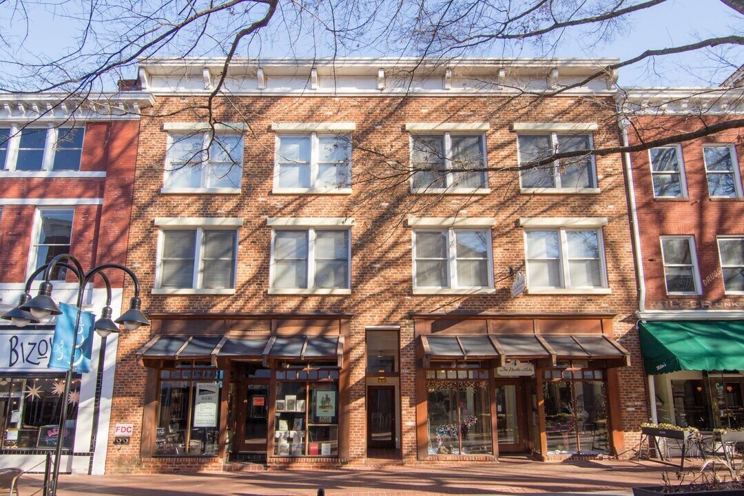 122-124 W Market St in Charlottesville, VA - Building Photo