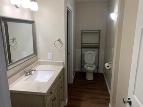 1668 Brownstone Blvd, Unit 631 in Toledo, OH - Foto de edificio - Building Photo