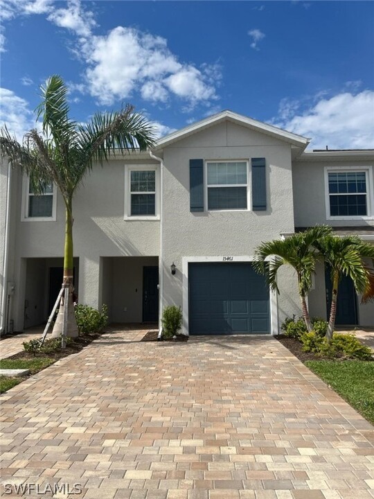 15461 Wildflower Cir in Naples, FL - Building Photo