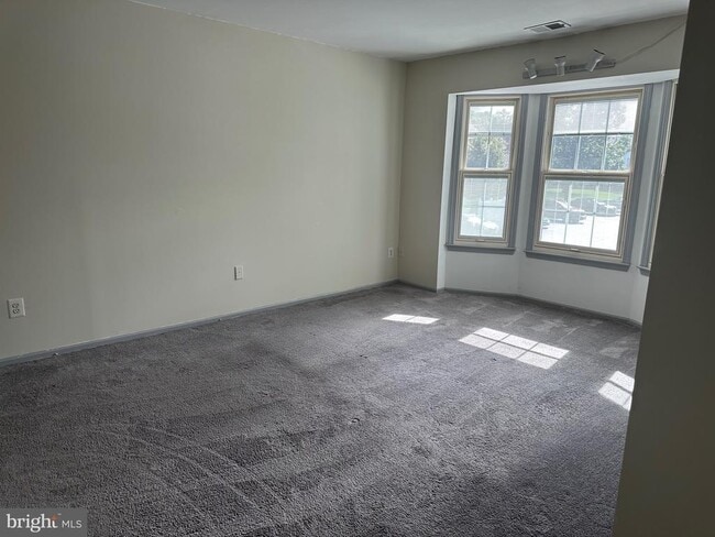 property at 128 Andover Pl