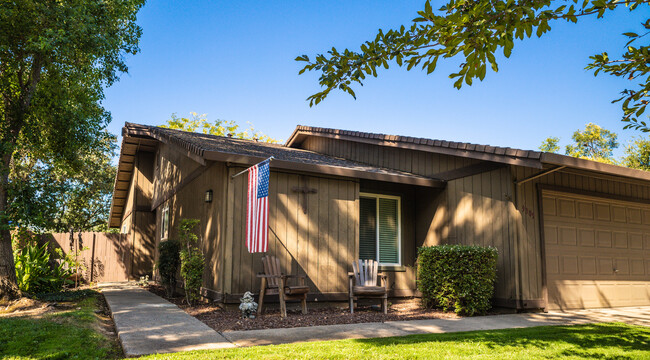 Rollingwood Duplex Homes in Orangevale, CA - Building Photo - Building Photo