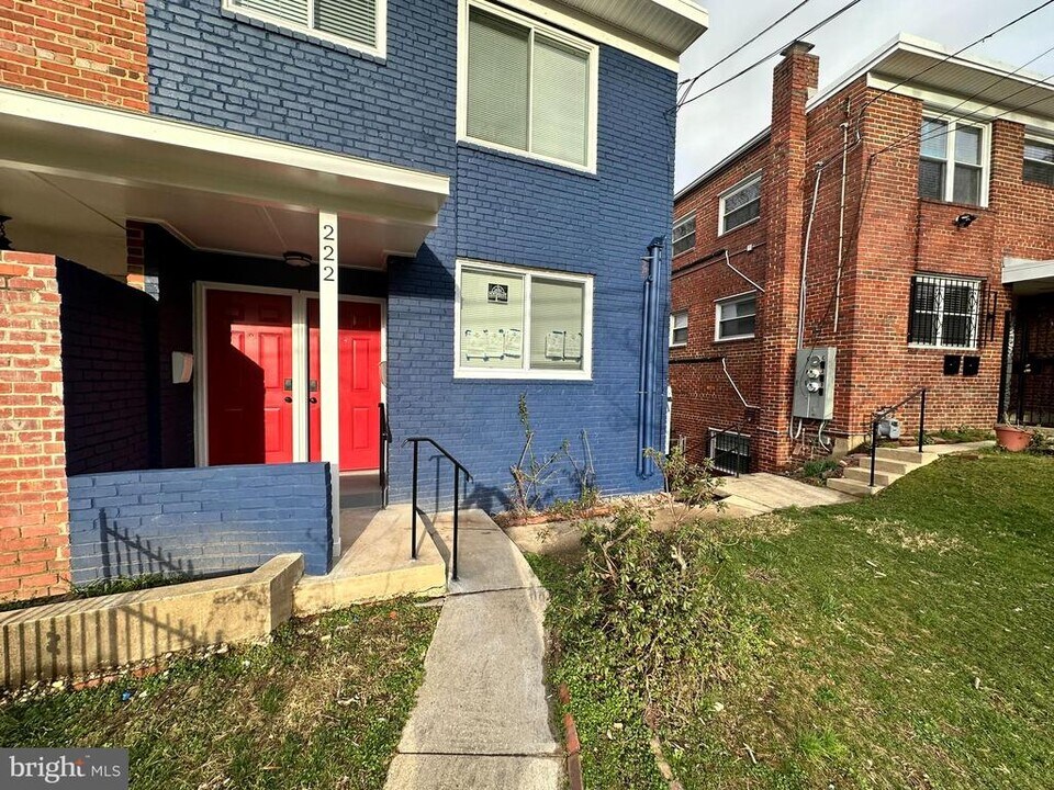 222 Webster St NE in Washington, DC - Building Photo