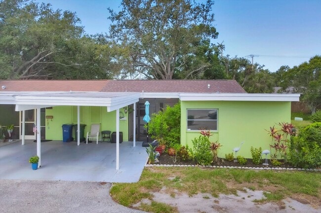 3500 Green View Ct in Sarasota, FL - Building Photo - Building Photo