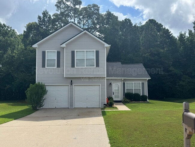 property at 1618 Village Pl Cir NE