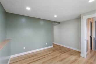 1015 W 3000 N in Pleasant View, UT - Foto de edificio - Building Photo