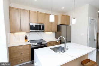 336 Oakdale Pl NW in Washington, DC - Building Photo - Building Photo