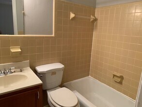 100 Albemarle Dr in Williamsburg, VA - Building Photo - Building Photo