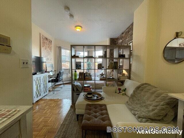 40 Anderson St