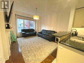 49 Ostrovsky Rd in Vaughan, ON - Building Photo - Building Photo