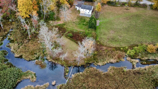 15 Duck Pond Rd in Litchfield, CT - Building Photo - Building Photo