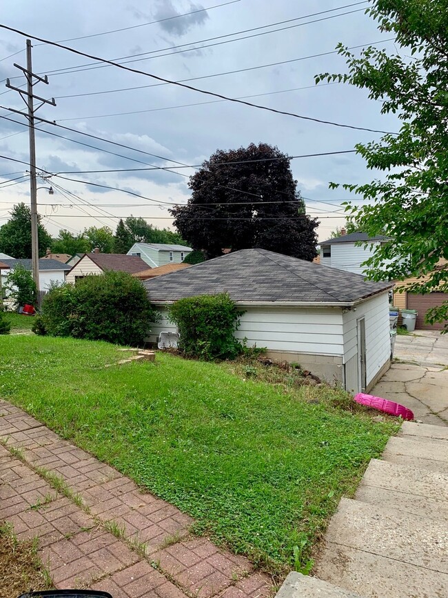 622 S 68th St in Milwaukee, WI - Building Photo - Building Photo