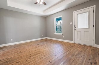 900 Cedar St in Commerce, TX - Building Photo - Building Photo