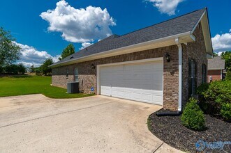 8821 Belle Mor Dr NW in Madison, AL - Foto de edificio - Building Photo