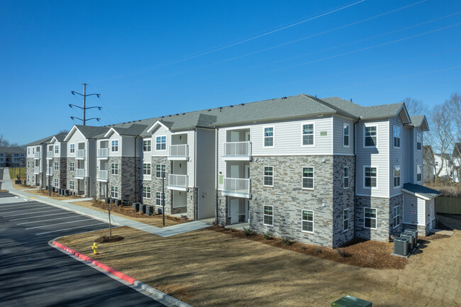 Cherokee Landing in Greenville, SC - Foto de edificio - Building Photo